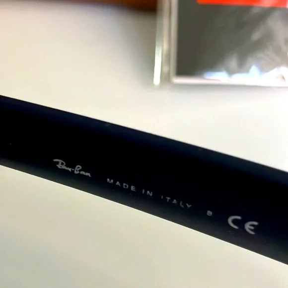 Ray-Ban Wayfarers Folding Gradient Sunglasses NWT ☀️😎🕶️